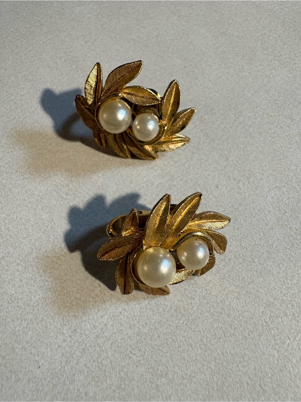 Avon Gold-Tone Leaf Earrings with Cream Pearls